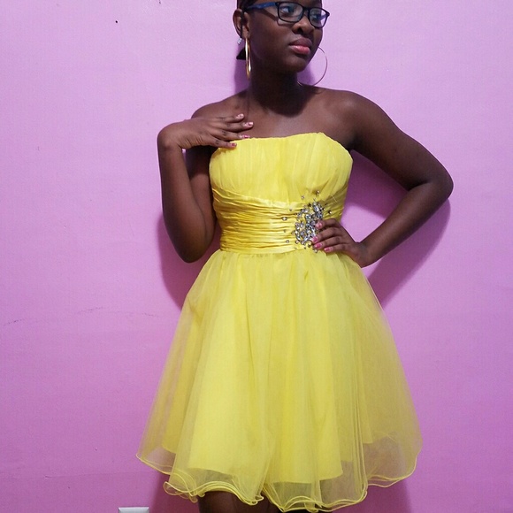 nox anabel Dresses & Skirts - Nox Anabel yellow prom dress